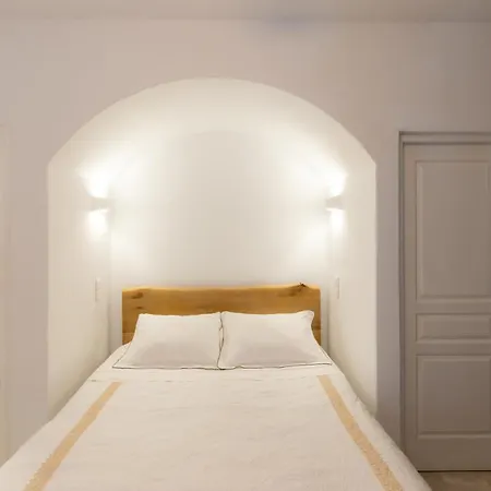Mykonos Psarou Place With Private Jacuzzi 普沙罗