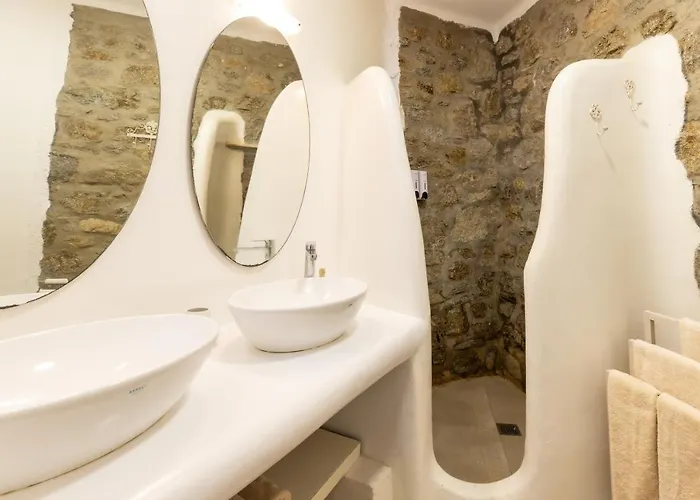 Mykonos Psarou Place *