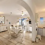빌라 Mykonos Psarou Place With Private Jacuzzi