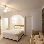 빌라 Mykonos Psarou Place With Private Jacuzzi 프사로우